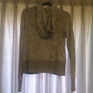 Lululemon light weight scuba hoodie 10